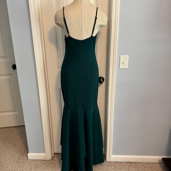 Lulu’s Medium Tier and There Hunter Green Tiered Trumpet Hem Maxi Dress ~Holiday - Picture 3 of 8